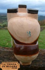 En la tienda de madera .com puedes comprar madreas por Internet, un original regalo. Artesana de Asturias online. La madrea es el calzado de madera tradicional de Asturias y norte de Len, las madreas son hermanas de la zoca, la albarca y el zueco.