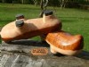 En la tienda de madera .com puedes comprar madreas por Internet, un original regalo. Artesana de Asturias online. La madrea es el calzado de madera tradicional de Asturias y norte de Len, las madreas son hermanas de la zoca, la albarca y el zueco.