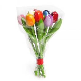 En la tienda de madera .com puedes comprar online flores de madera. Ideal para San Valentín, el día de la madre o cualquier otro día que quieras sorprender con un regalo original.