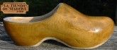 En la tienda de madera .com puedes comprar online el zueco tradicional europeo de madera, un original regalo a la venta en internet.